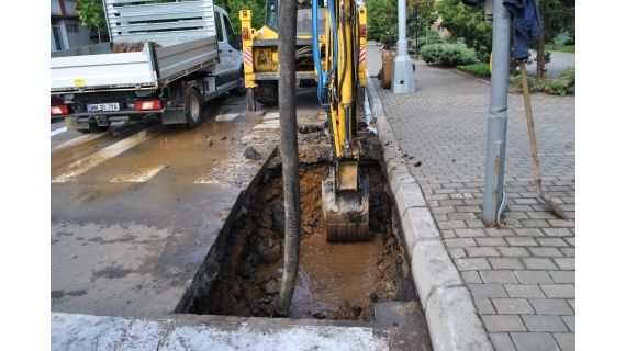 Luni se întrerupe furnizarea apei potabile pe mai multe străzi din orașul Cavnic