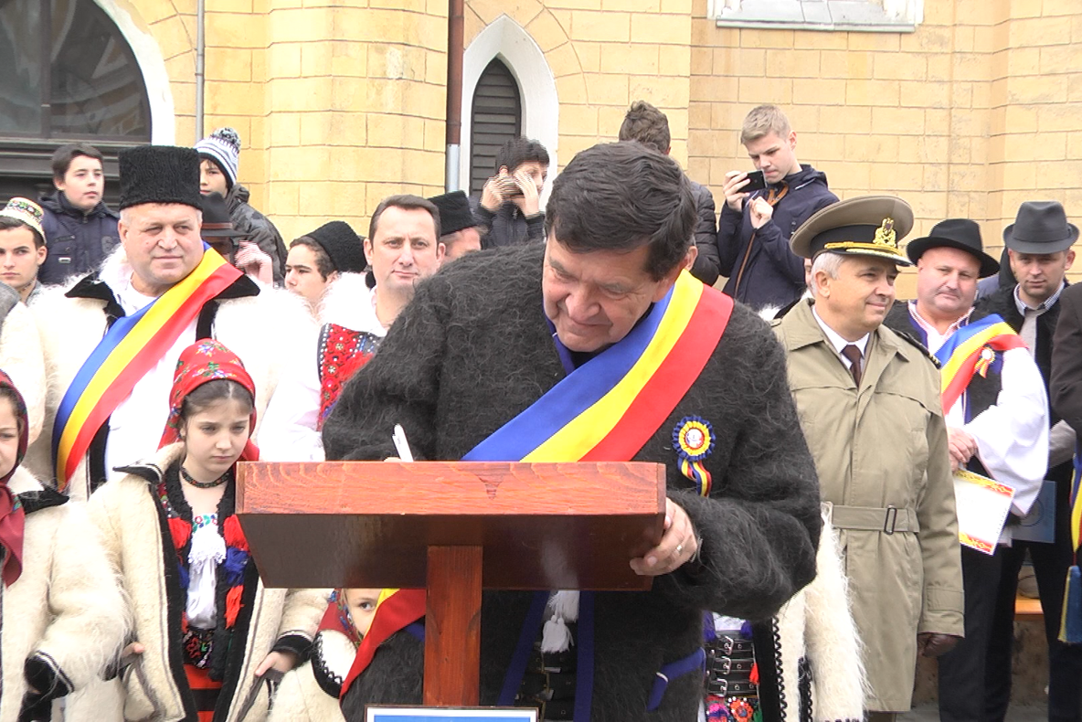 Credențional semnat de primarii maramureșeni în semn de recunoștință față de înaintașii care au înfăptuit Marea Unire