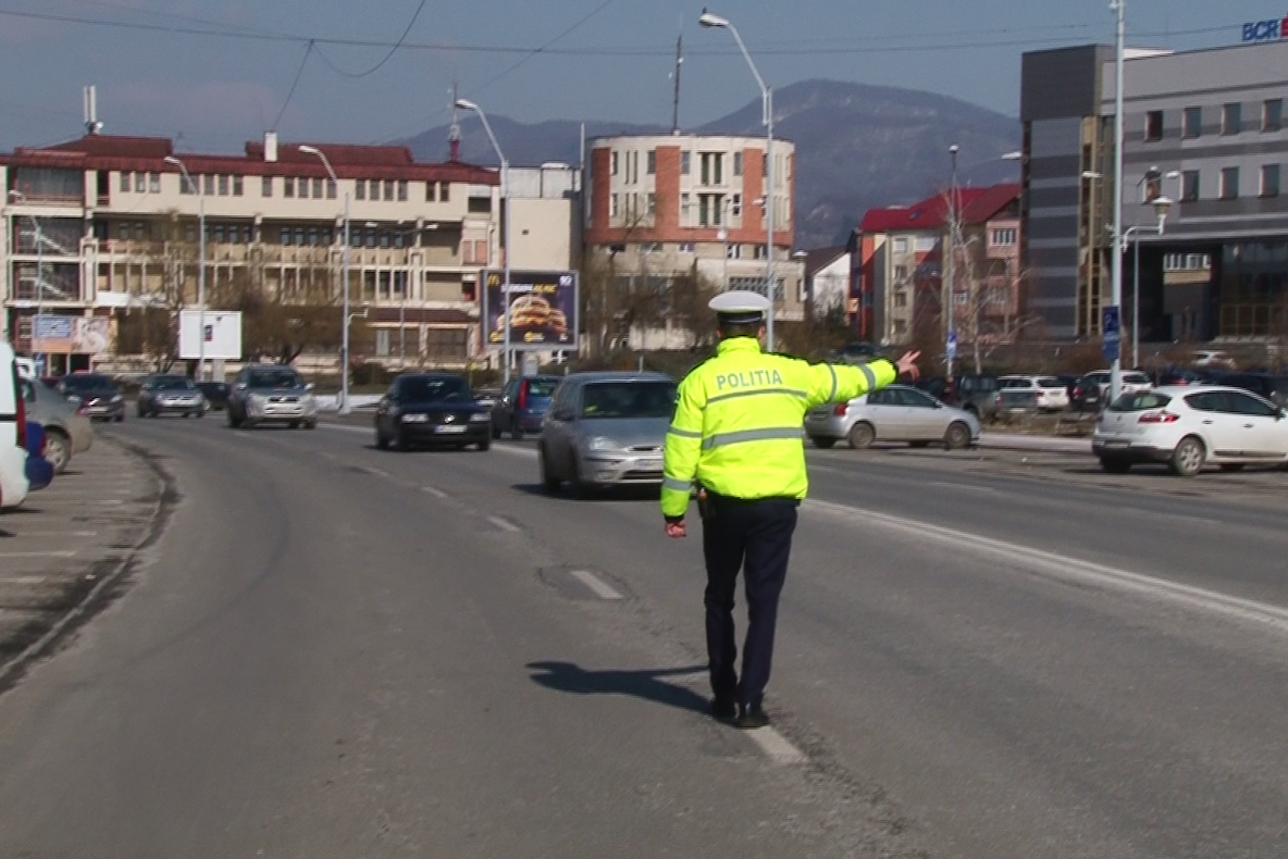 Sancţiuni în valoare de aproximativ 78.000 de lei aplicate în week-end de poliţiştii Serviciului Rutier Maramureș