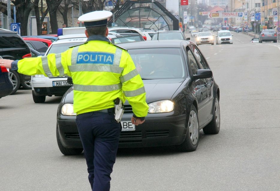 Șofer care a accidentat o femeie și a părăsit locul faptei, identificat în mai puțin de o ora de politiști