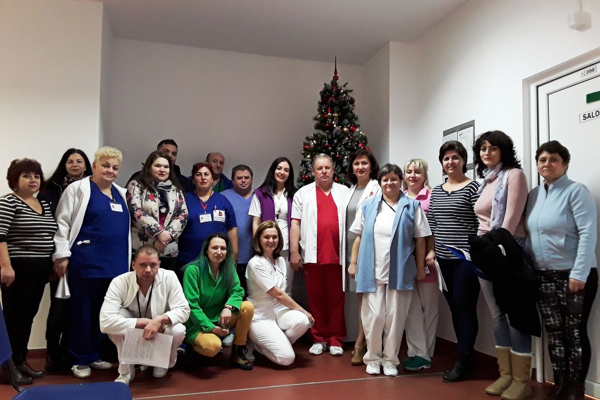 Aproape 100 de angajați ai Spitalului Județean au donat sânge