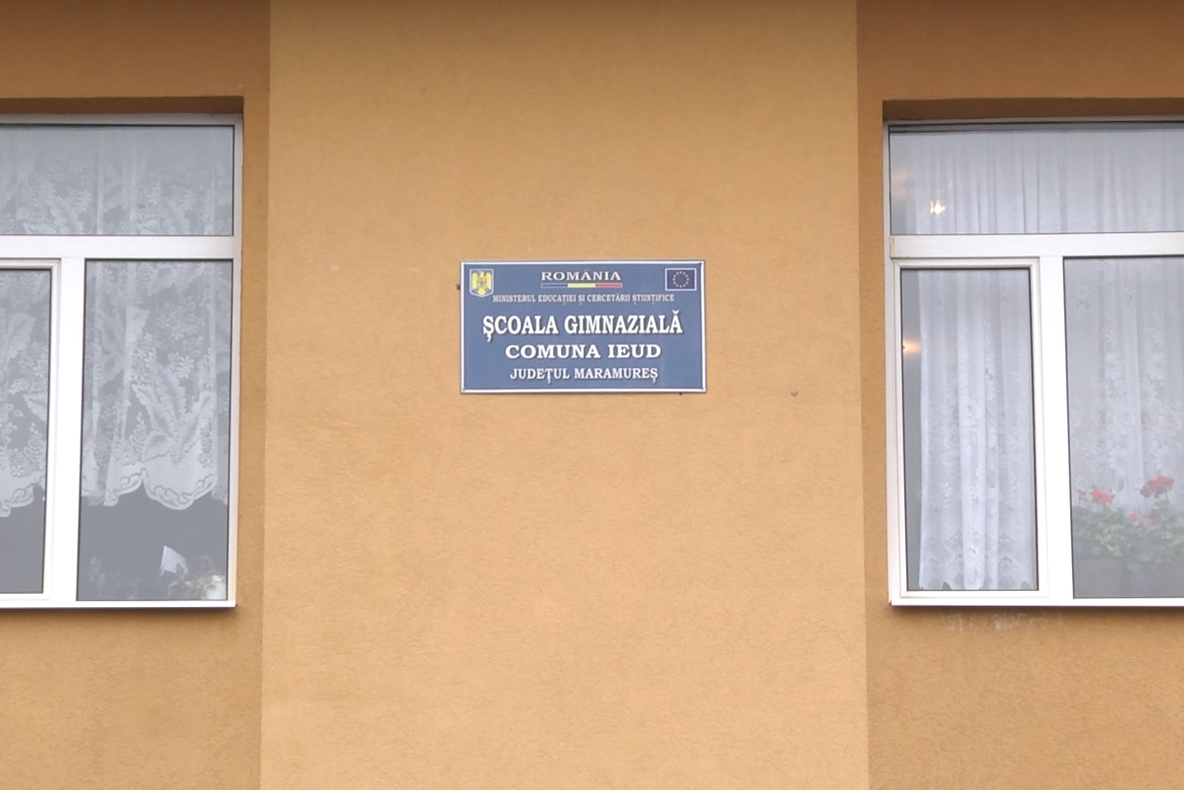 Elevii din Sânmartin, județul Bihor, schimb de experiență cu o școală din Maramureș