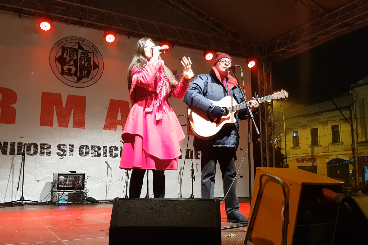 Spectacol de gală în cadrul Festivalului de Datini și Obiceiuri de Iarnă Marmația