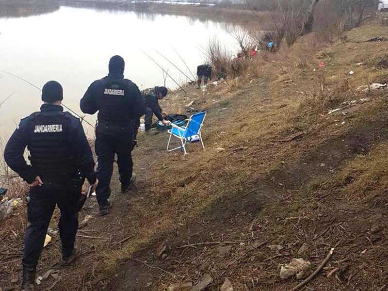 Doi jandarmi maramureşeni decoraţi  de către Ministrul Afacerilor Interne