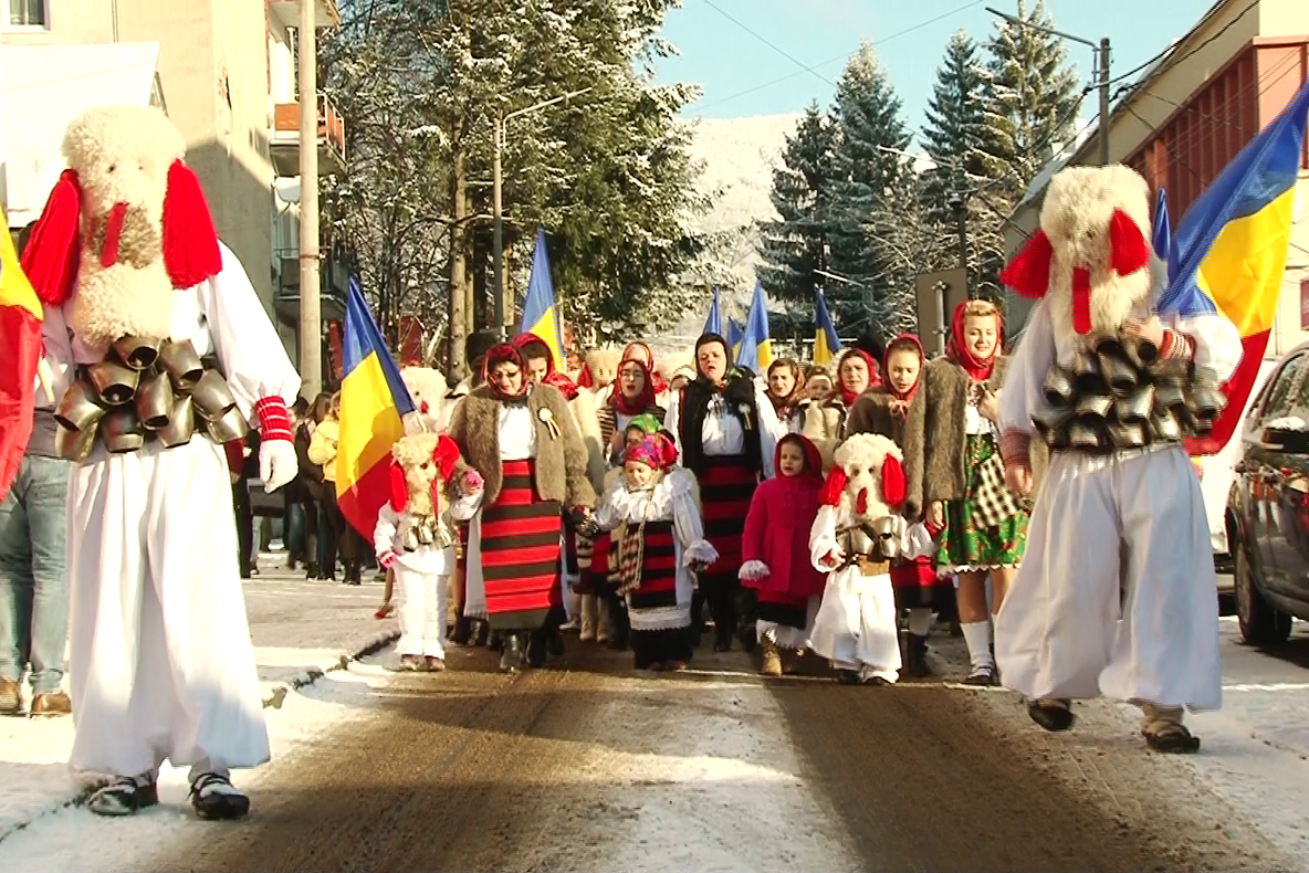 Predare de ștafetă la parada brondoșilor, în Cavnic