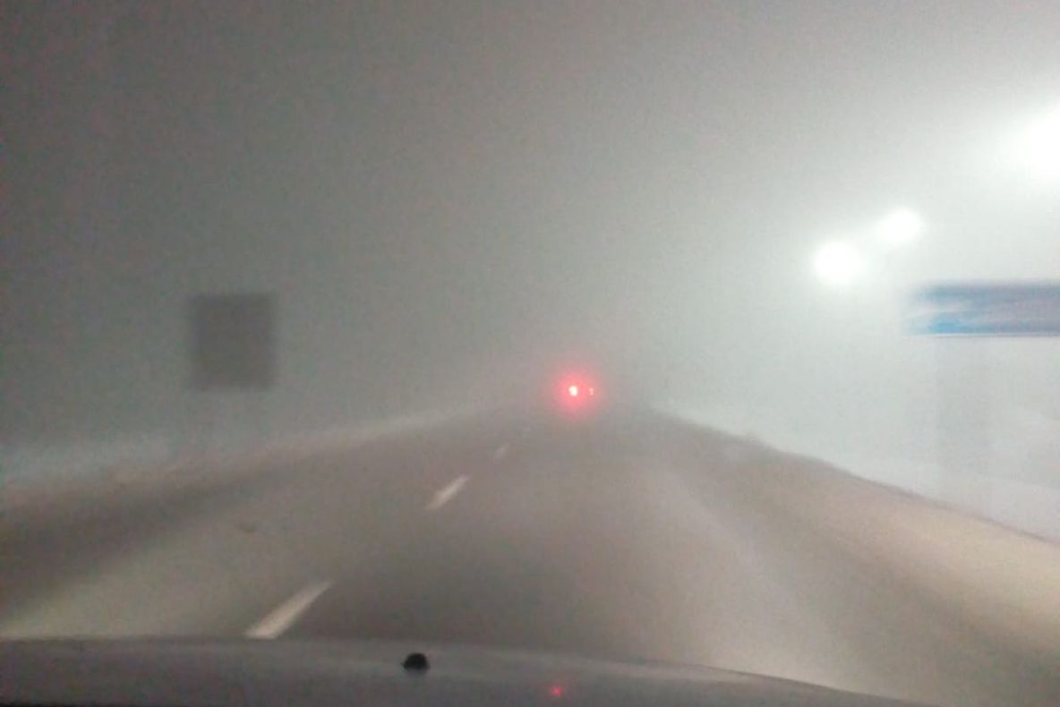 Vizibilitate redusa de ceata, sub 100 de metri, in Pasul Prislop