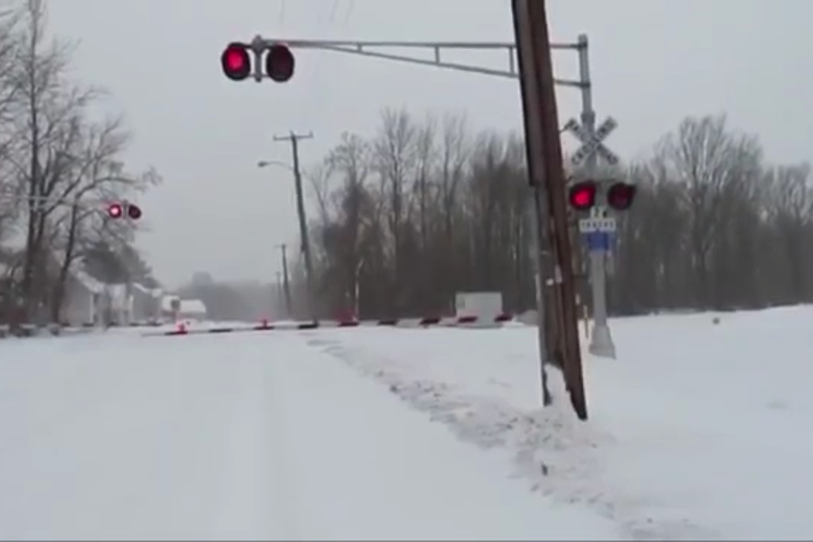 Nu se circulă pe calea ferată Baia Mare-Satu Mare. Un tren a avut întârziere de 211 minute