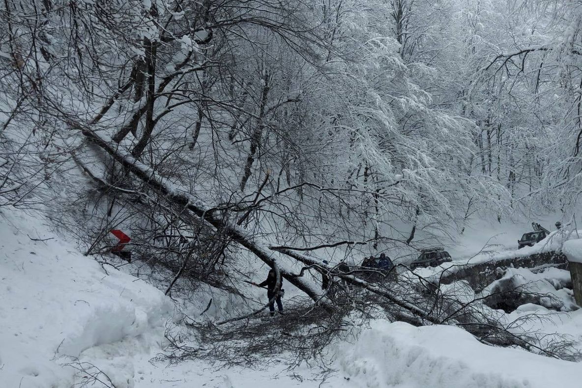 Circulație rutiera in conditii de iarna pe drumurile din Maramures
