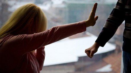 Protecţia victimelor violenţei domestice - poliţiştii pot emite ordin de protecţie provizoriu