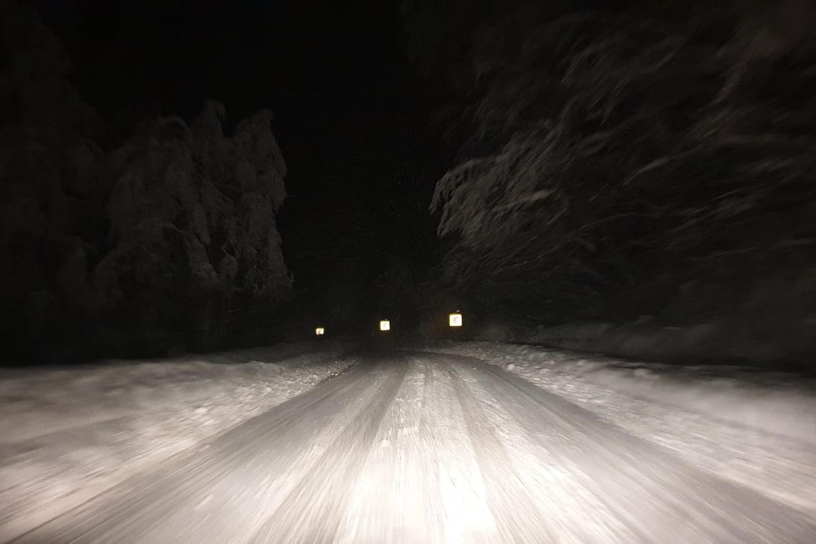 365 tone de material antiderapant, utilizate pe drumurile județene