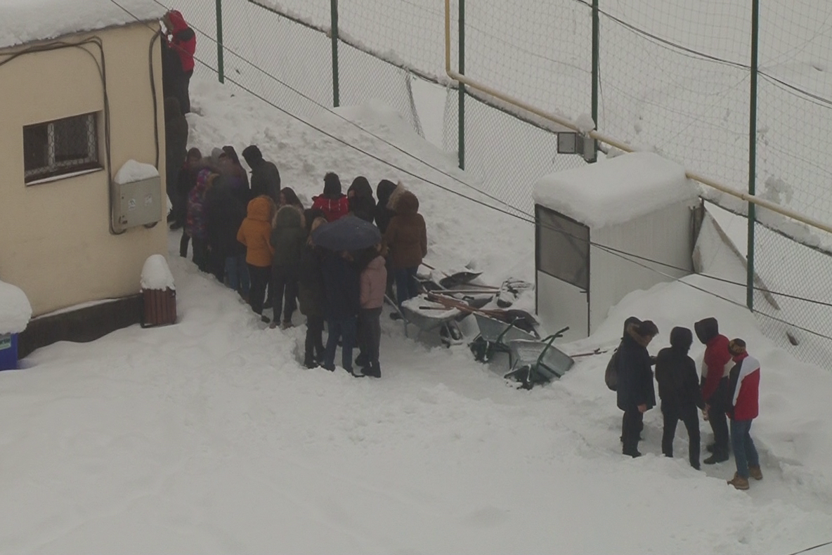 Cursurile în sistemul de învățământ din municipiul Baia Mare vor fi suspendate joi și vineri