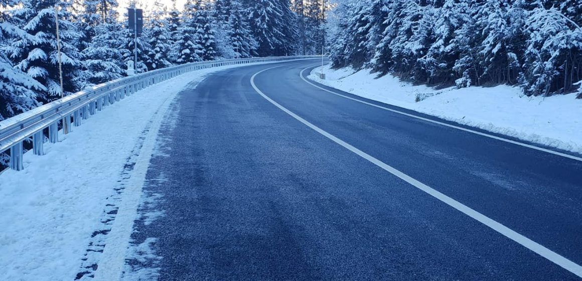 A nins la munte. Cum se circulă pe drumurile din județ