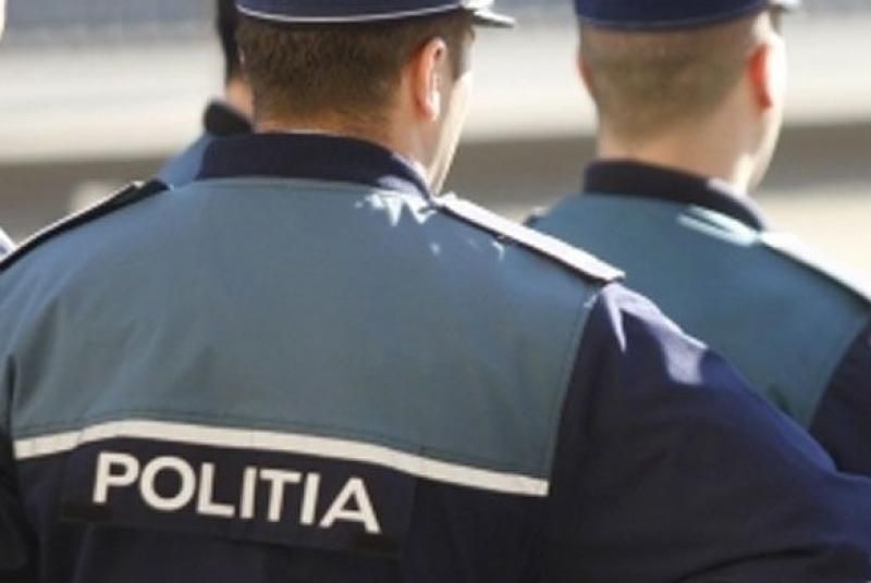 Produse contrafăcute confiscae de poliţiştii de investigare a criminalităţii economice