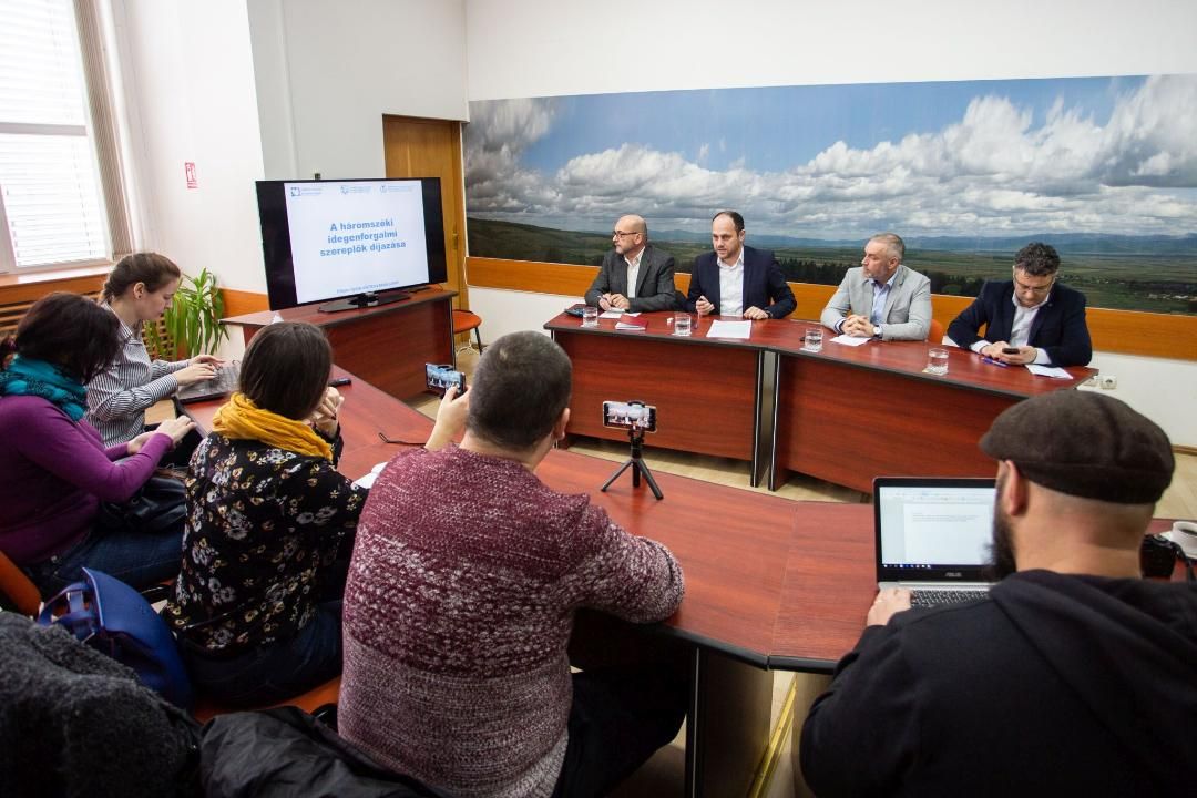 Verificări şi controale la operatorii economici din judeţ care deţin, produc sau efectuează operaţiuni cu substanţe ori deşeuri chimice periculoase