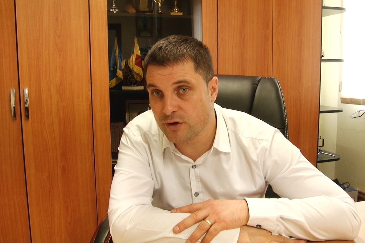 Se modernizează școlile din Cavnic