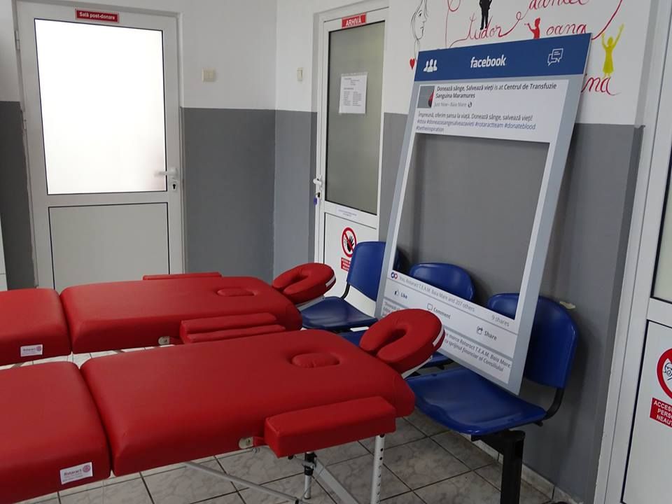 Paturi pliabile donate Centrului de Tranfuzie Sanguină din Baia Mare