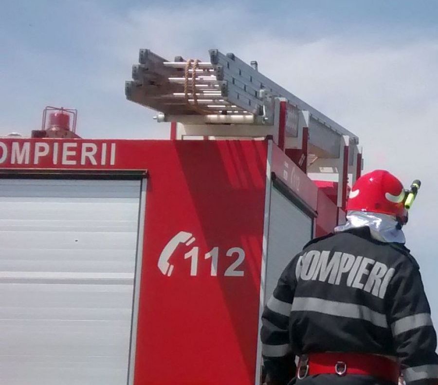 În acest sfârșit de săptămâna pompierii maramureșeni au intervenit pentru lichidarea mai multor incendii