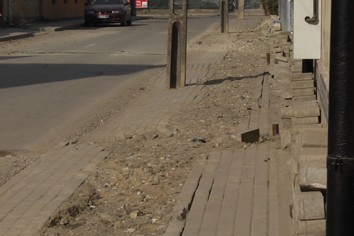 Vor fi reparate străzile pe care s-au făcut săpături pentru racordarea la rețeaua de gaz