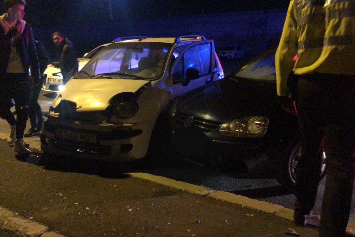 Un camion cu lemne s-a răsturnat la Bârsana ( FOTO)