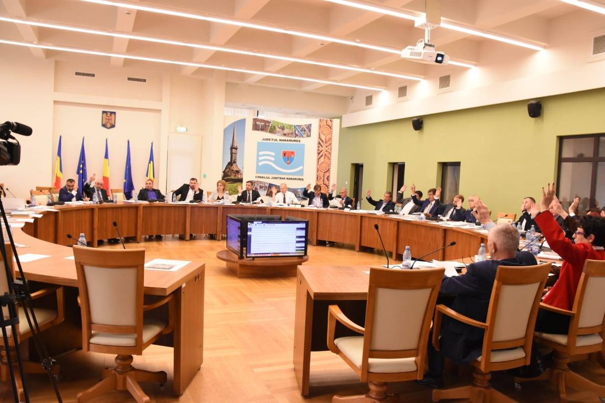 Doi ierarhi vor primi titlul de ”Cetățean de onoare al județului Maramureș” din partea aleșilor județeni