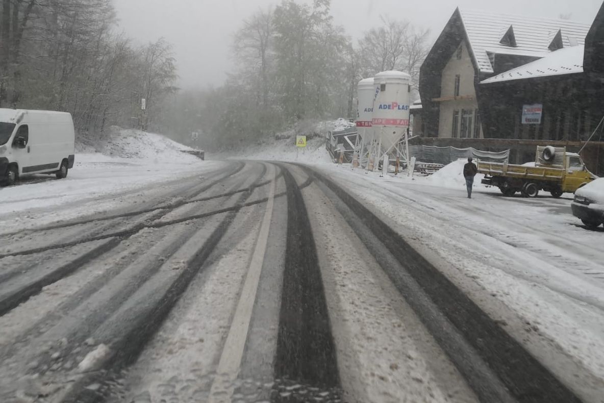 Ninsoare în luna mai, în Maramureş
