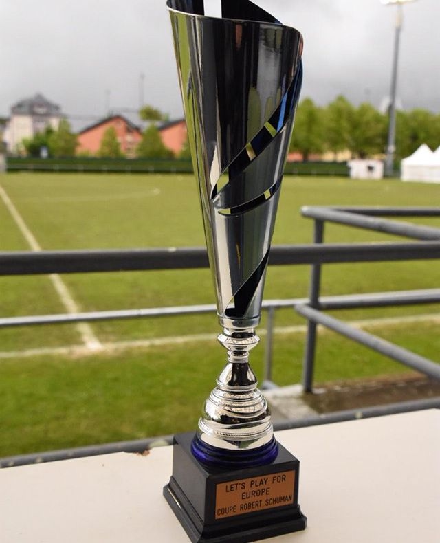 Meci de fotbal între delegația Maramureșului și reprezentanții misiunilor diplomatice în Luxemburg și ai Comisiei Europene