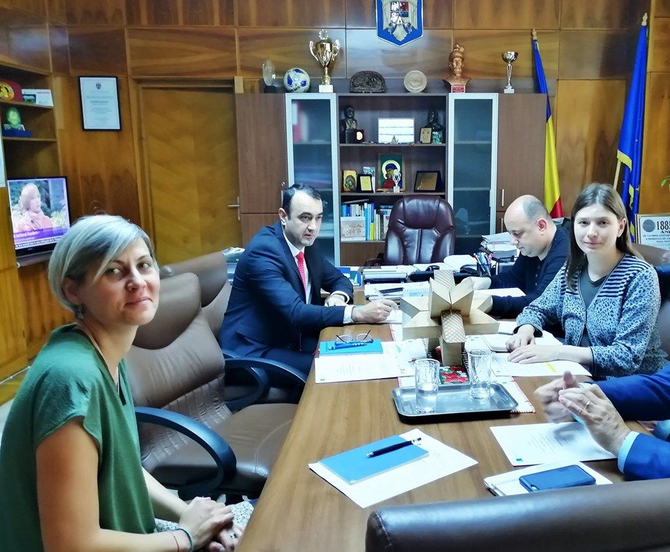 Discuții privind stimularea participării la învățământul preșcolar a copiilor din familii defavorizate