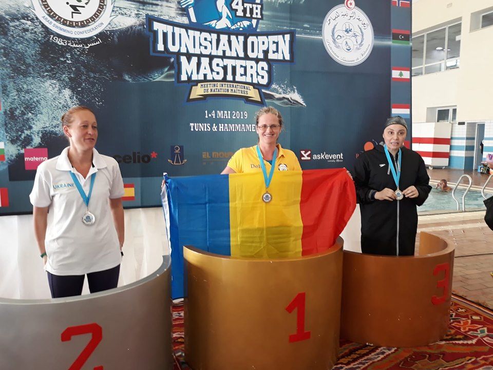 Noi medalii la înot în Tunisia