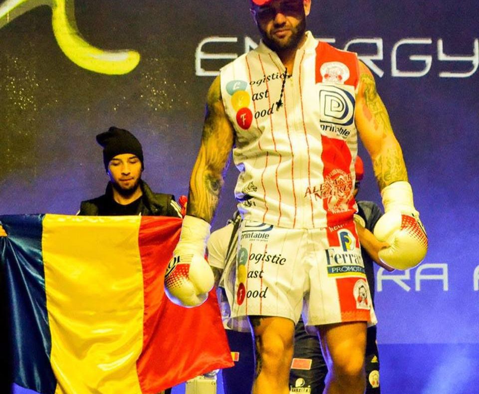 Sportivul Alexandru Negrea a devenit dublu campion european la kickboxing