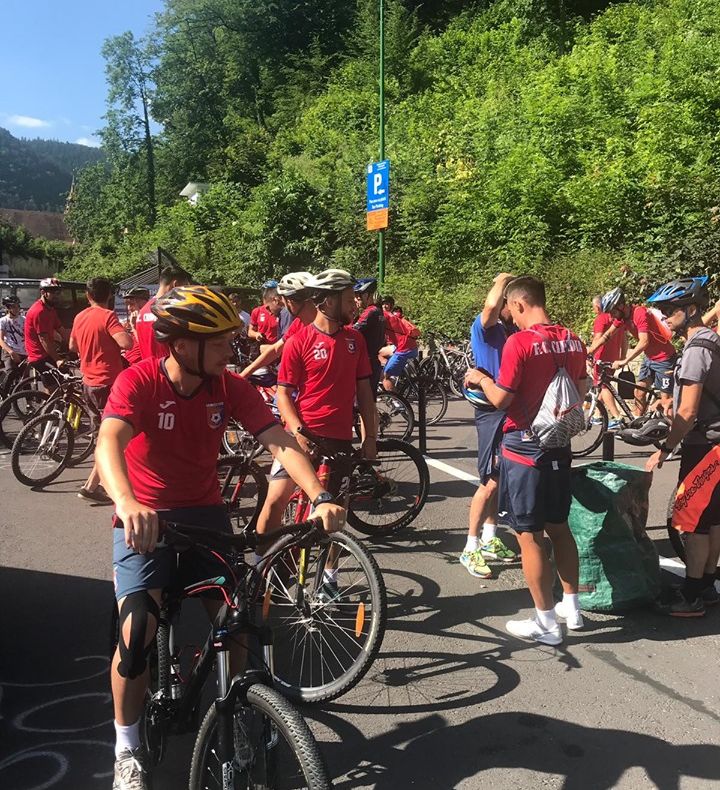 15 curți inundate în Dragomirești