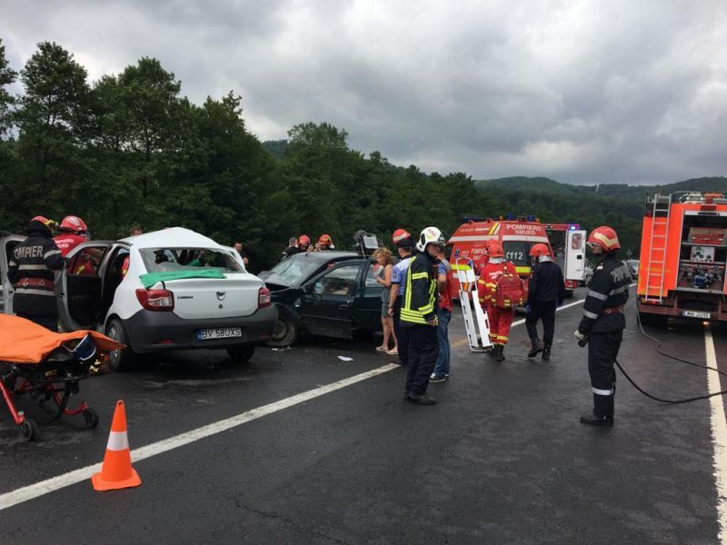 Cinci persoane rănite într-un accident rutier