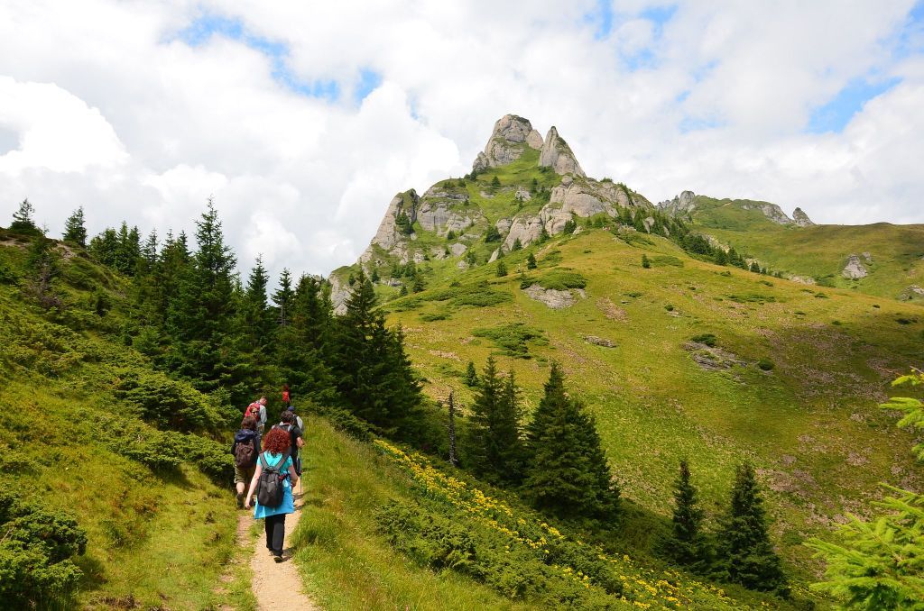 Recomandări pentru persoanele care aleg să se plimbe pe munte