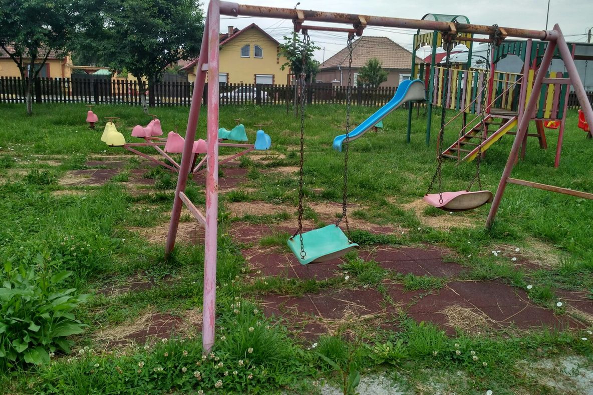 Controale făcute la locurile de joacă şi la magazinele de cosmetice