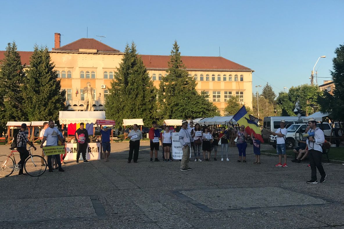 Un an de la protestul din 10 August 2018! Câțiva maramureșeni au ieșit în Piața Revoluției