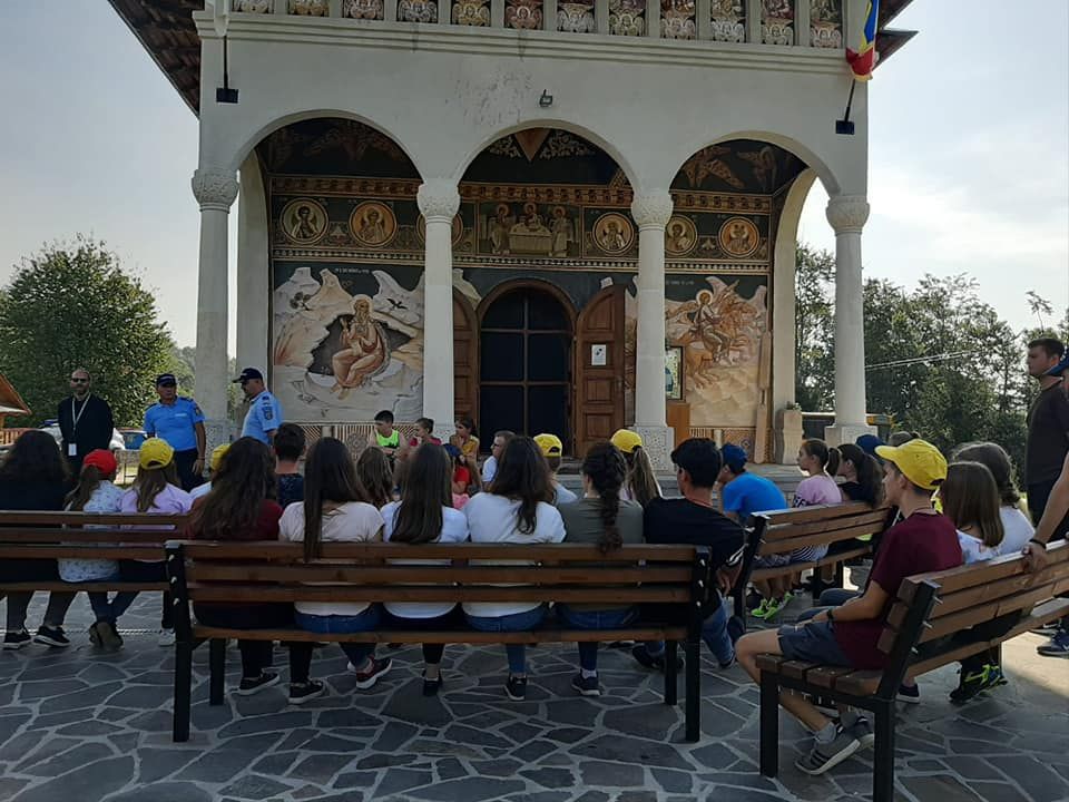 Jandarmii din nou față în față cu elevii