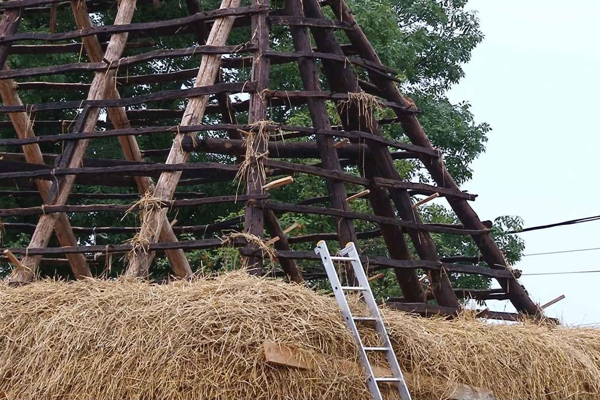 Se fac reparații la casele afectate de la Muzeul Satului din Baia Mare