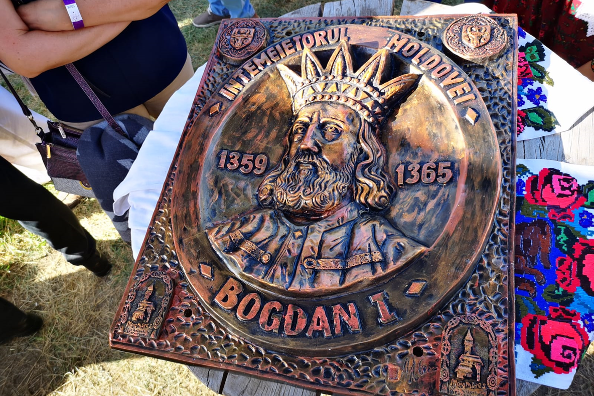 Vicepremierul din Moldova a primit cadou de la reprezentanții Maramureșului