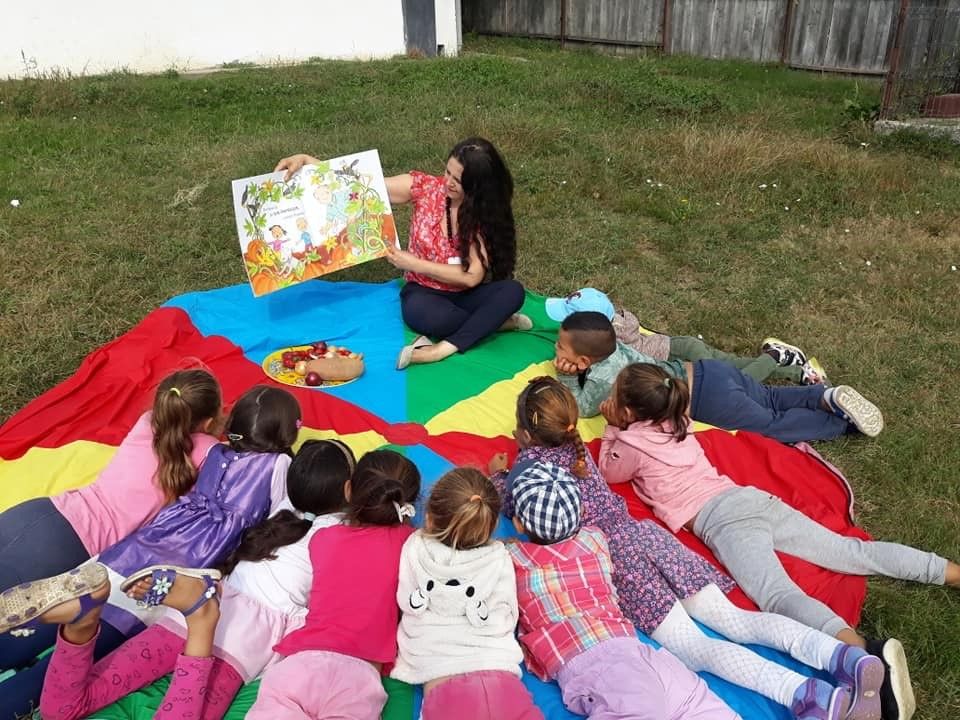 400 de copii din Maramureș au avut parte de învățare prin joc, lectură și experimente