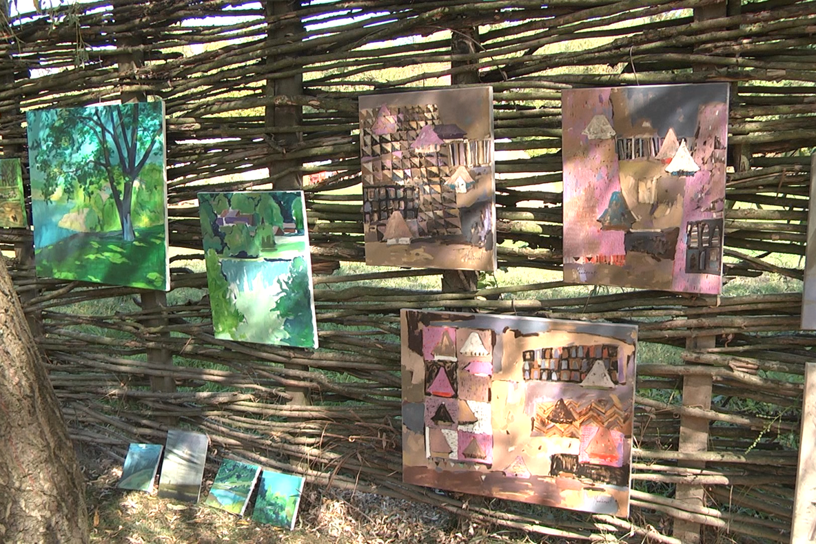 Tabăra internațională de pictură ”Culori Unite în Maramureș” a ajuns la a noua ediție