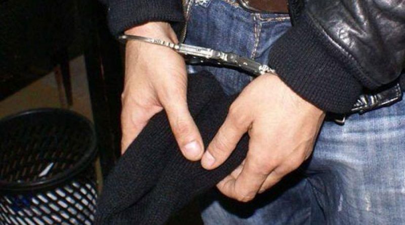 Un hoţ nu a luat în calcul un singur lucru, că poliţiştii sunt poliţişti şi când nu poartă uniformă