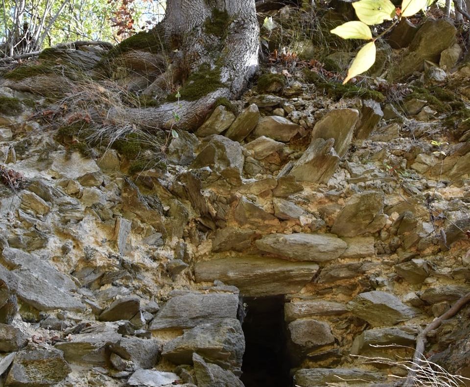 Obiectiv turistic lăsat în paragină