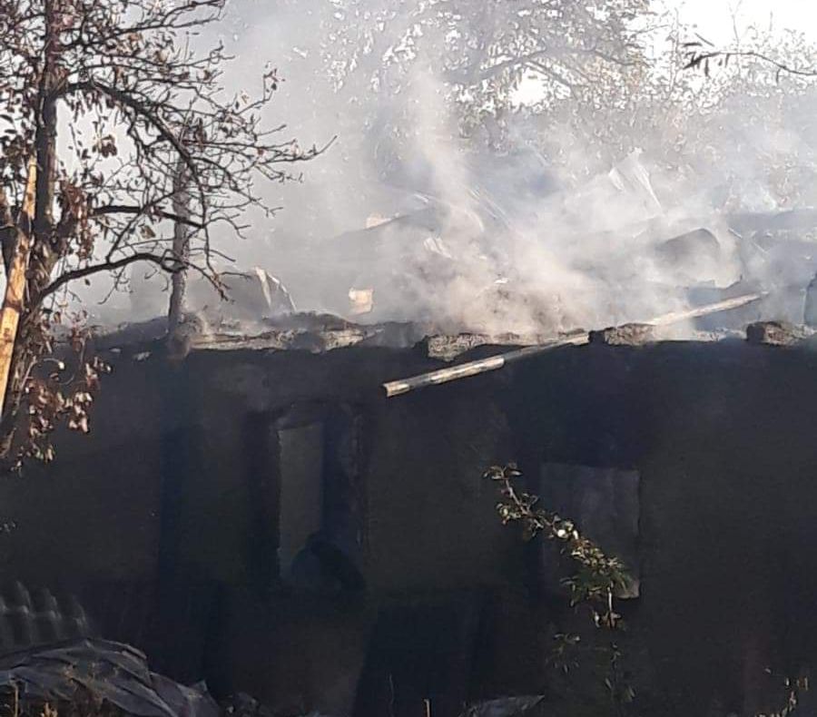 Casă distrusă de flăcări în Vima Mică