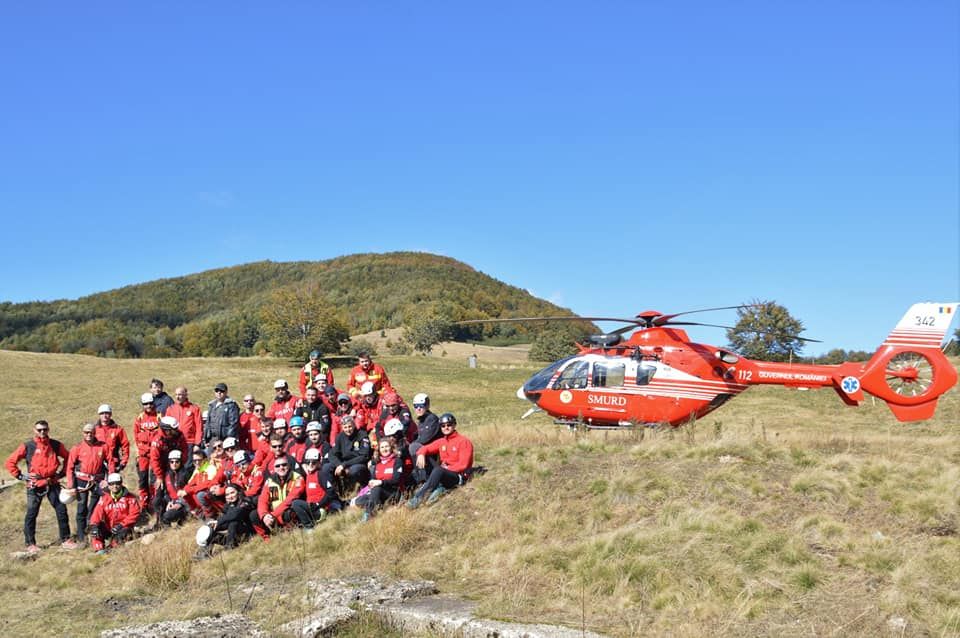 ( FOTO) Exercițiu de salvare organizat de Salvamont Maramureș în colaborare cu Inspectoratul General al Aviației