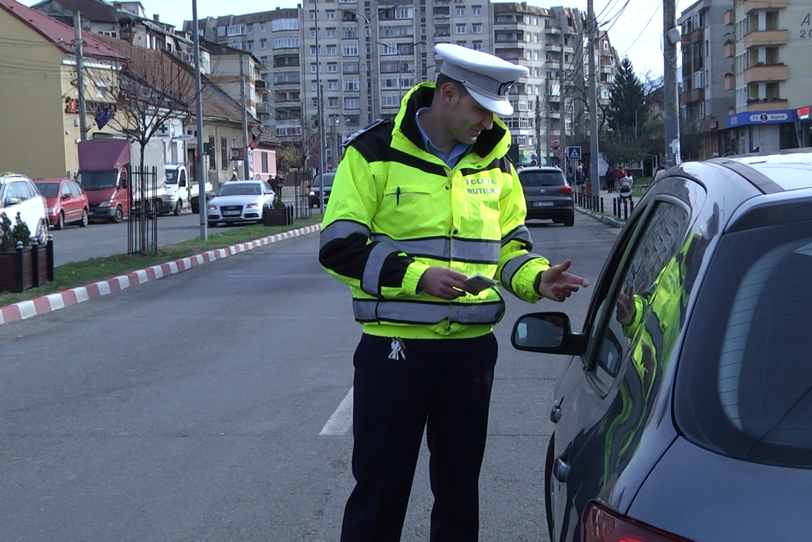 Poliția Rutieră Sighetu Marmației a efectuat astăzi controale în mai multe zone ale orașului