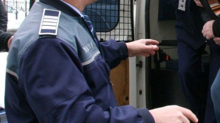 Condamnat pentru camătă, încarcerat de poliţişti