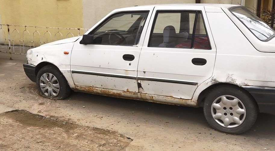 Maşinile abandonate vor fi ridicate iar proprietarii sancţionaţi