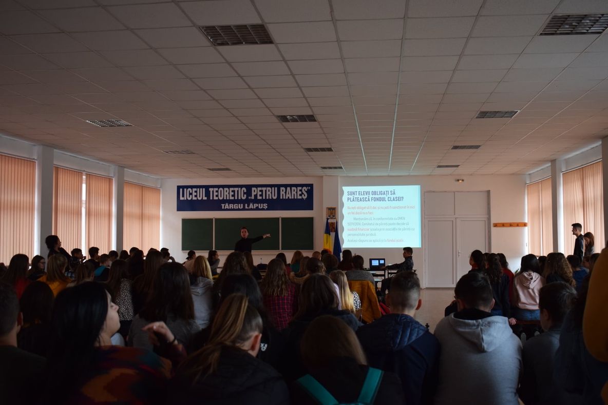 Liceenii informați despre  statutul elevilor!