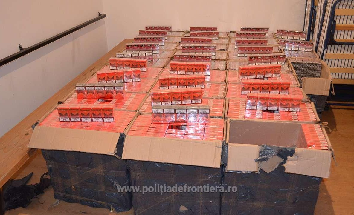 Zeci de mii de pachete de ţigări de contrabandă confiscate de poliţişti