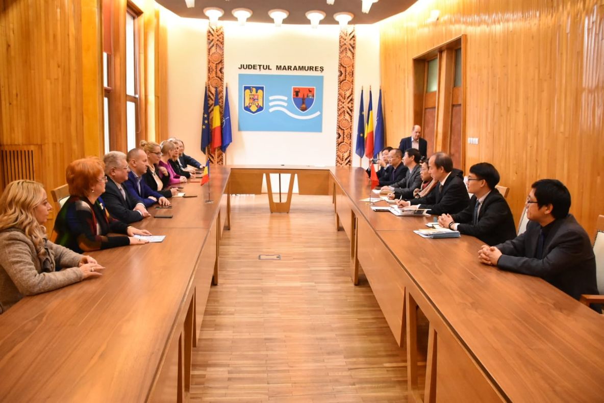 Parteneriat pentru predarea limbii chineze în școlile din Maramureș