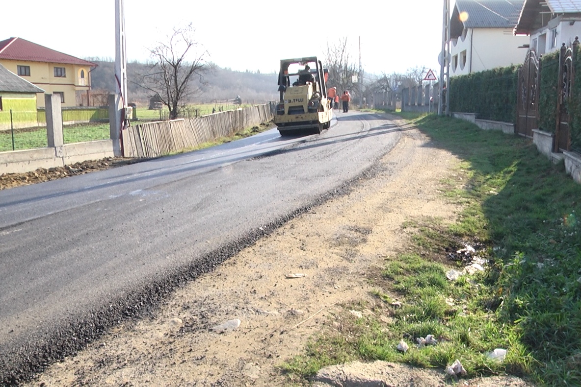 Investiții în drumuri într-o comună din Maramureș